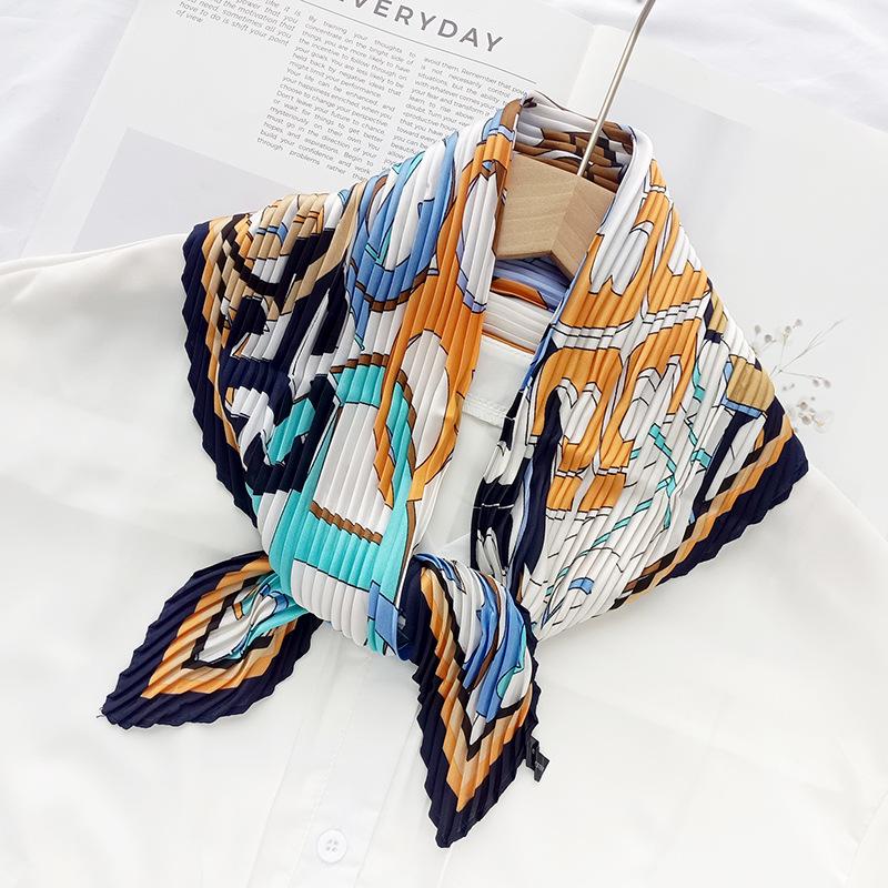 Retro Color Block Crinkled Square Scarf - 70cm Pleated Neckerchief in Imitation Silk for Women