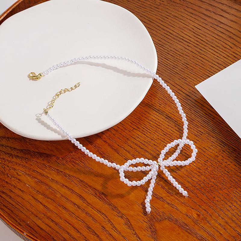 Stylish And Simple Handmade Beaded Pearl Bow Hollow Bead Chain Light Luxury Creative Design Regular Chain Women