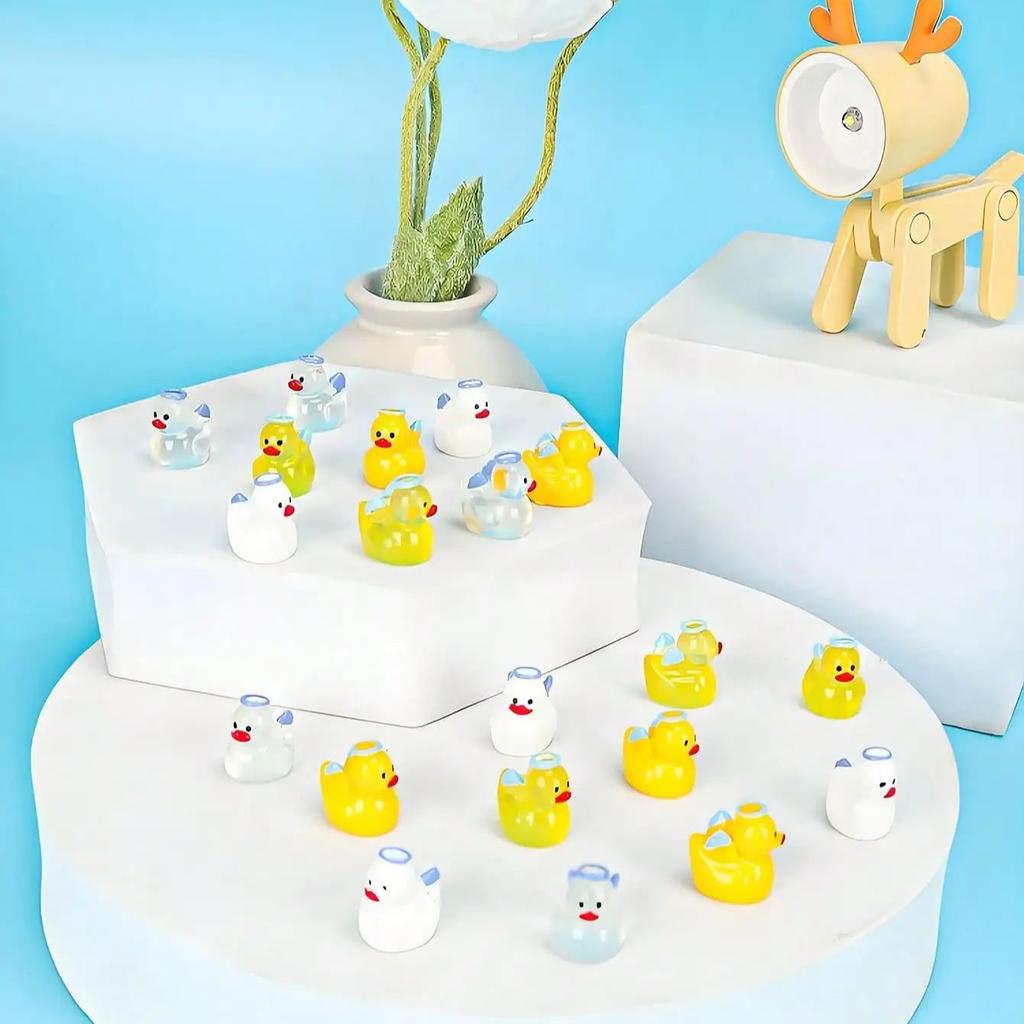 10 / 20pcs Cute Mini Resin Ducks Tiny Angel Duck Compact Plastic Miniature Random Color Animals Figures Ideal for Garden Decoration