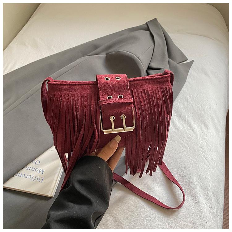 Niche fringed bag women's 2025 new high-end versatile suede shoulder messenger bag casual retro commuter bag