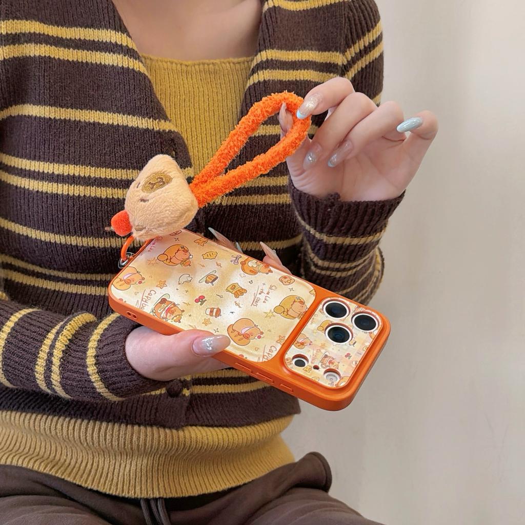 Roztomilý plyšový přívěsek kapybara a řemínek na zápěstí Sladký kryt na telefon pro iPhone 17 16 15 14 11 12 13 Pro Max Plus Zadní kryt