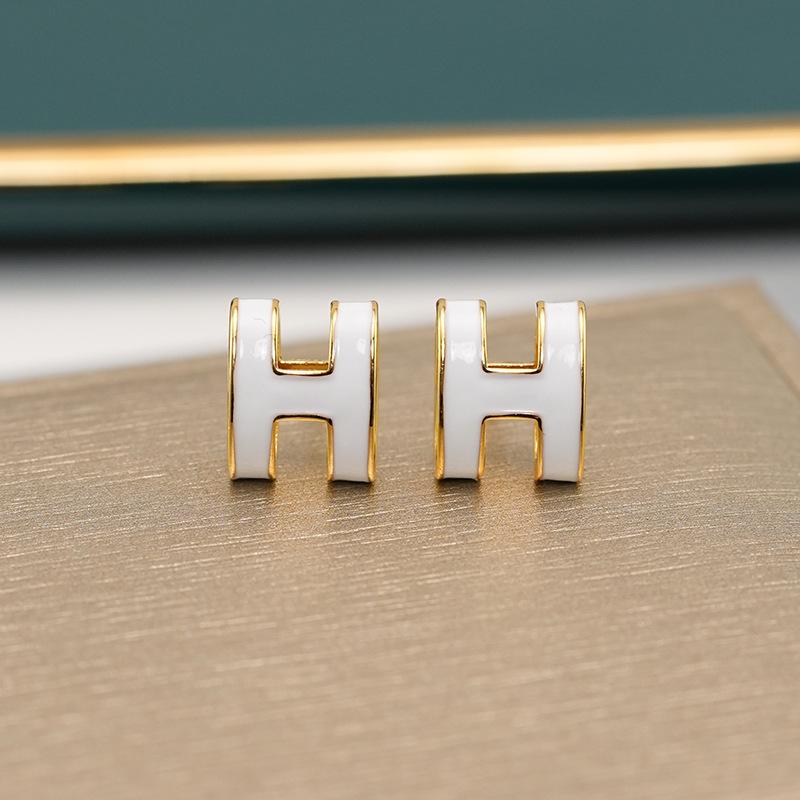 

New Stylish Enamel Drip Glaze 3D H Stud Earrings – Exquisite, Versatile & Sophisticated Design 14k белый