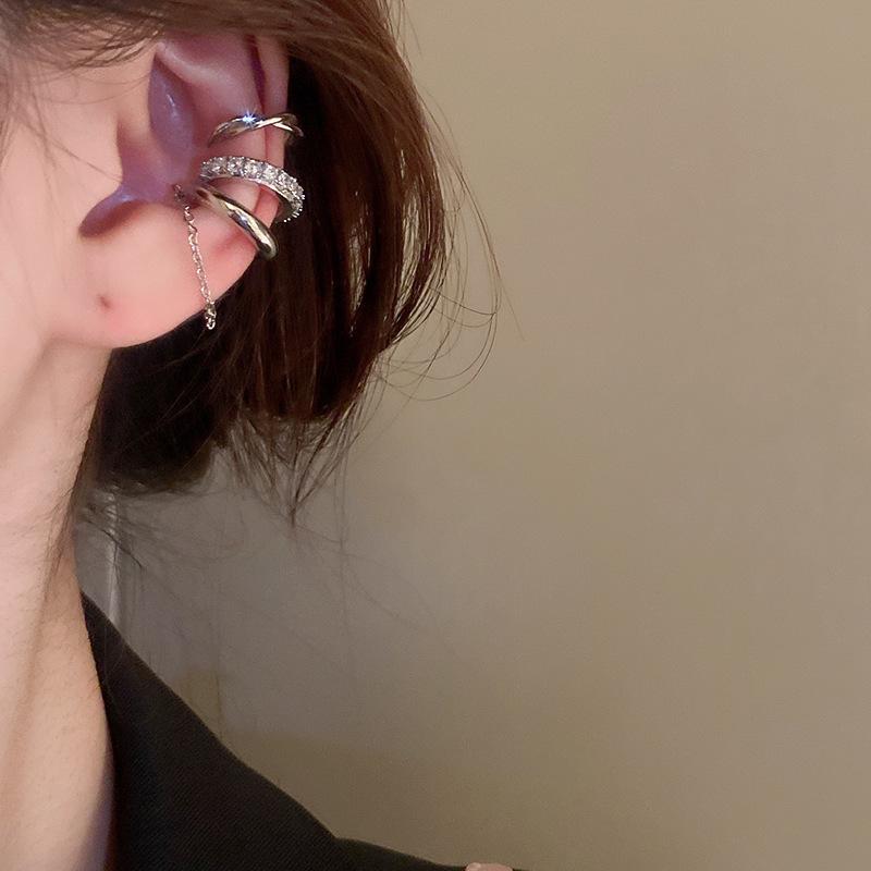 Liquid Metal Pleated Butterfly with Diamond Tassel Without Ear Piercing Ear Bone Clip Female Cold Wind Personalized Earrings Earrings