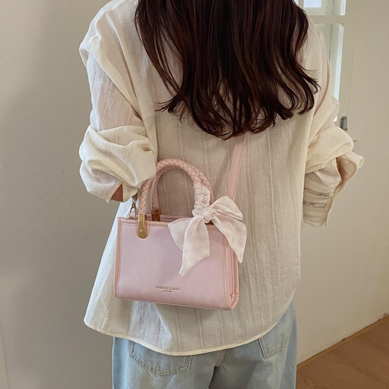 Summer popular small bag women's new fashion versatile messenger bag exquisite super fire portable small square bag