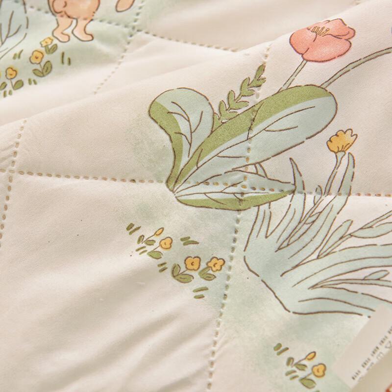 Lan Ruoting All-Season Floral Lightweight Quilt