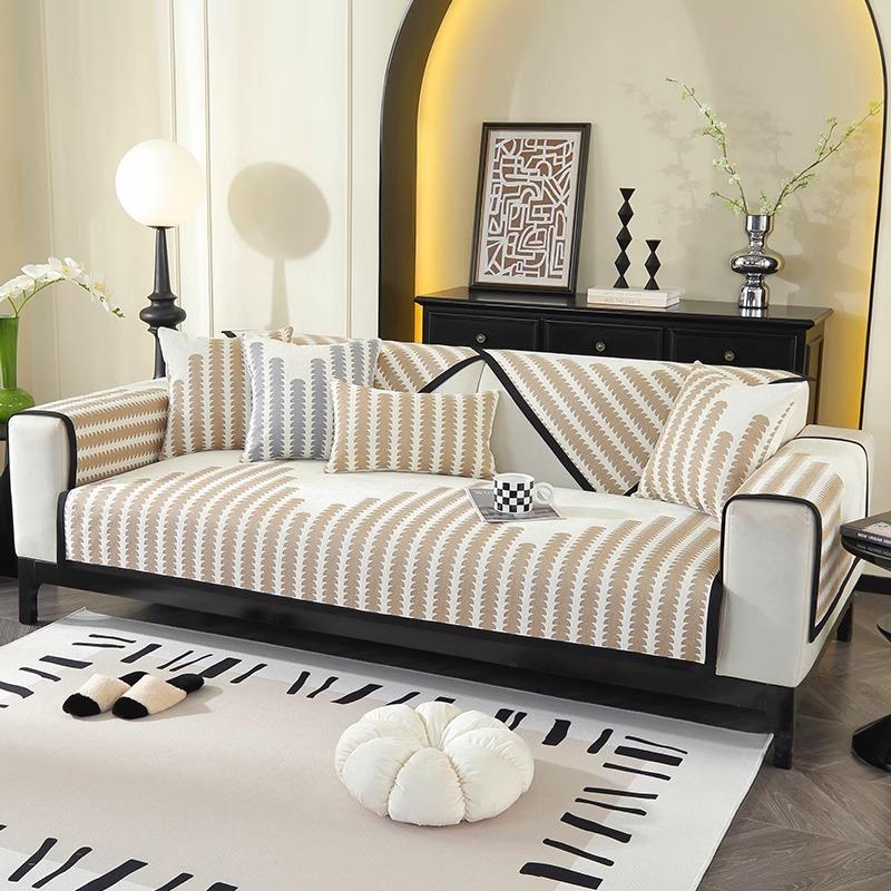 

Четыре сезона Универсальная подушка для дивана Прямой ряд Подушка для дивана Нескользящая Легкая роскошь Премиальный вид Чехол Ткань Полотенце Чехол для дивана Новый 70*70cm