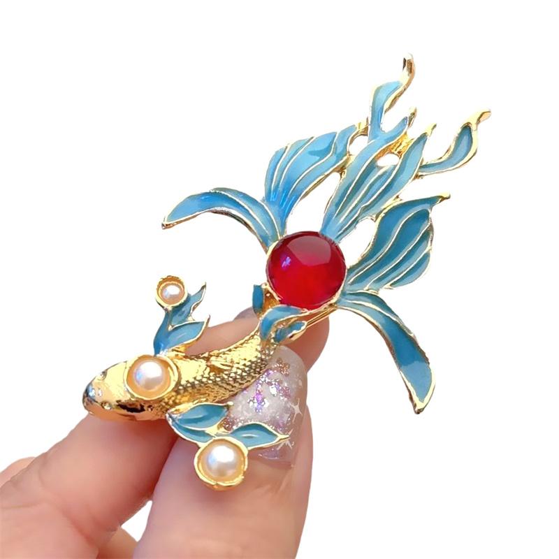 Fashion White Flower Brooches Women Metal Bouquet Brooch Pin Pastoral Style Jewelry Gifts Party Clothes Accesories