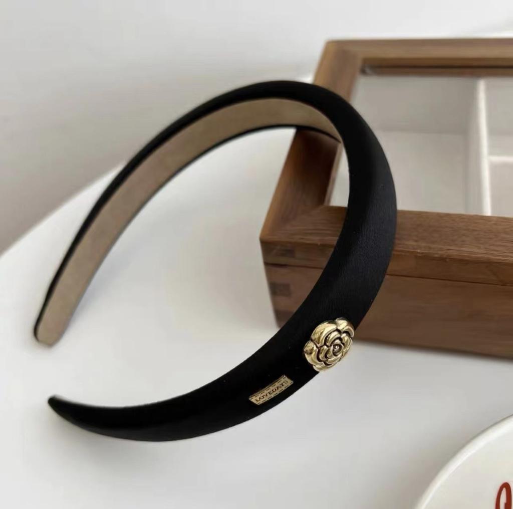 Elegant Sponge Headbands for Women Simple Pearl Camellia Headband Black White Hairband Girls Hair Accessories Headwear