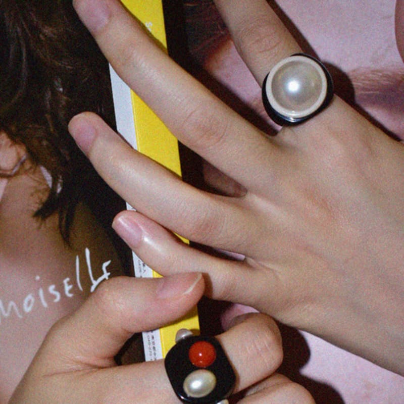 usite Pearl Oyster Ring (Black)