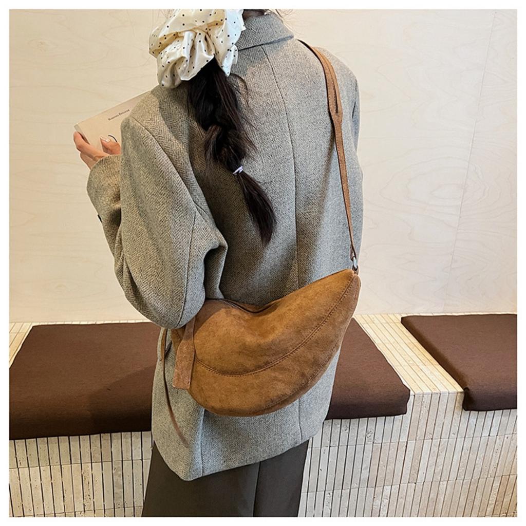 Dumpling Bag Women's Autumn New Niche Design Single Shoulder Bag Large Capacity Versatile Commuting Crossbody Bag