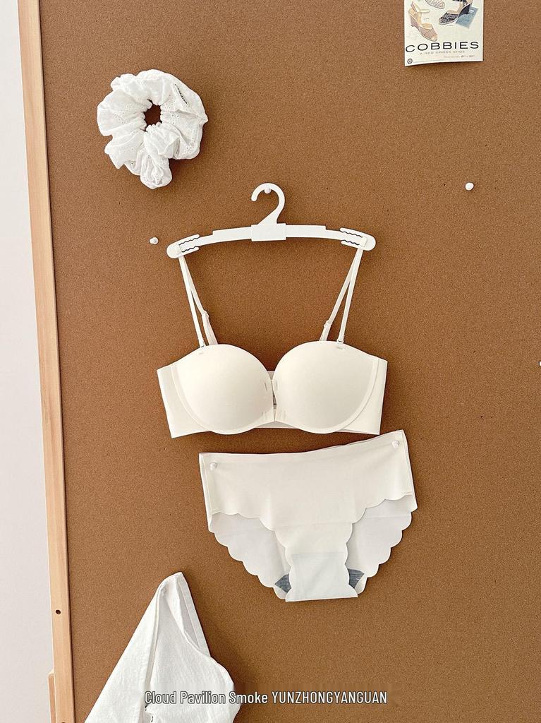 A002 Strapless Push-Up Bra with Front Buckle and Beautiful Back Design