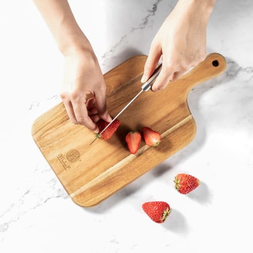 Large Wooden Cutting Board with Handle, Made from Natural Acacia, Lightweight and Eco-Friendly, Stylish Kitchen Board, Perfect for Lunch, Pizza, Bread