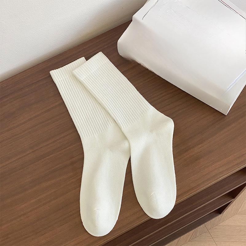 

Men s Spring and Autumn Solid Color Sports Leisure High Rubber Band Boneless Drum Pile Cotton Socks 1 pair білий