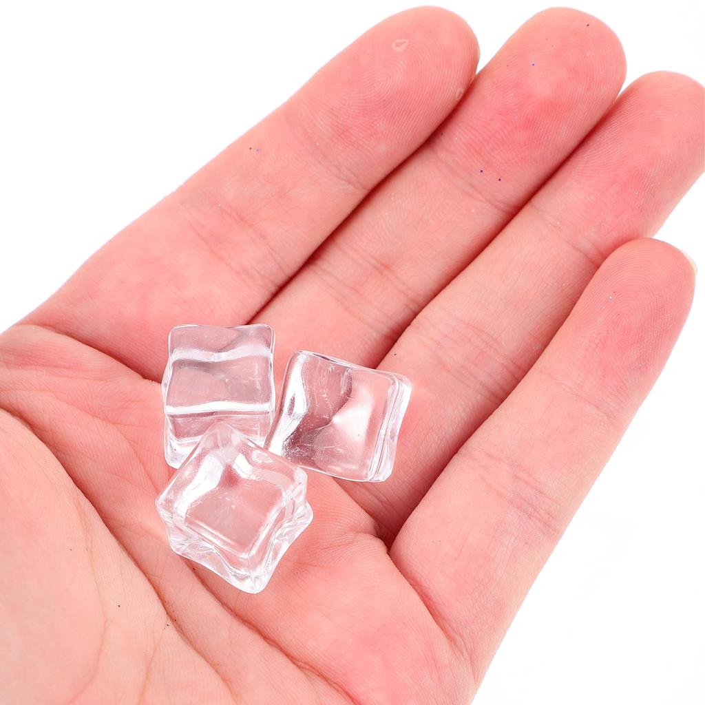 50PCS Transparente Kunststoff Eiswürfel Dekorative Kristall Stein Fotografie Requisiten Künstliche Eiswürfel Gefälschte Eiswürfel Künstliche