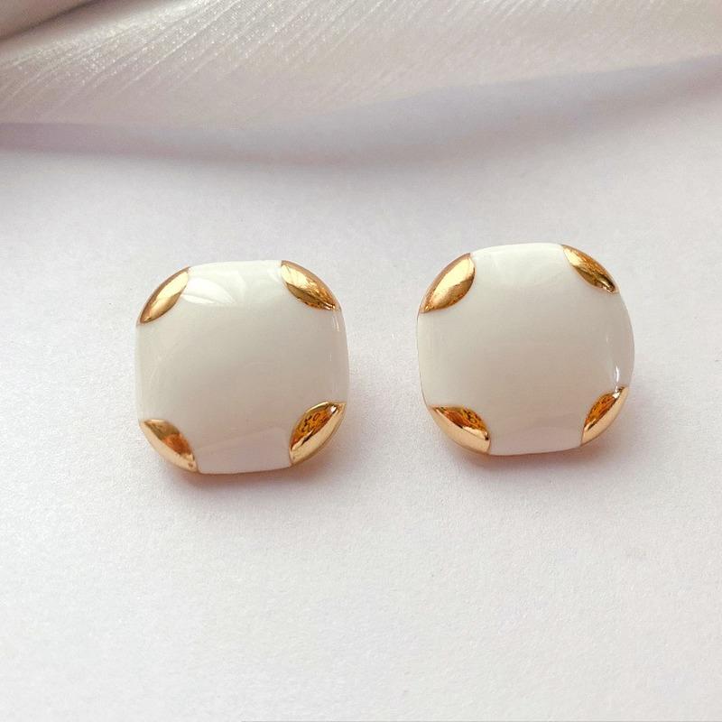 SKEDS Fashion Enamel Round Pearl Earrings For Women Vintage Baroque Exuqisiste Jewelry Ear Rings Party Wedding Accessories Gift