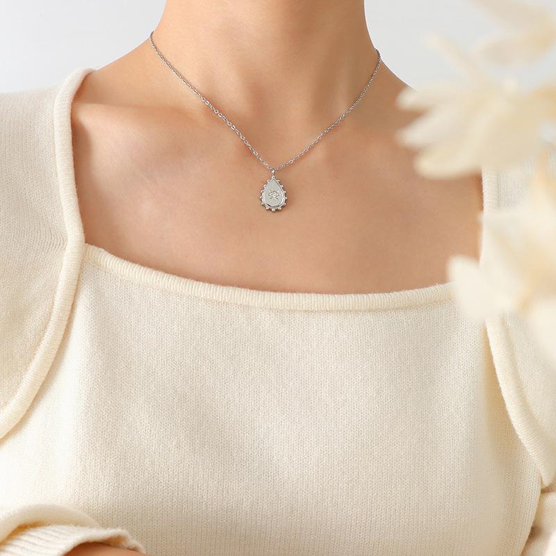 Style Niche Geometric Single Diamond Zircon Inlaid Water Drop Pendant Necklace, Titanium Steel Plated 18K Gold Fashion Sweater Chain