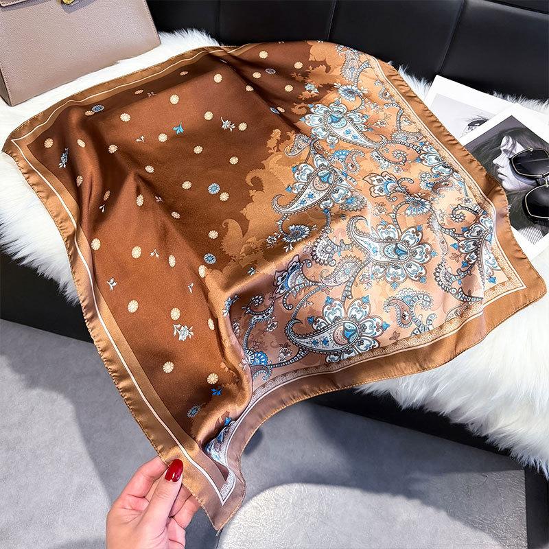 Spring Silk Scarf Fashionable Foreign Style Versatile Small Square Scarf 70Cm Decorative Scarf Sunscreen Travel Shawl Women