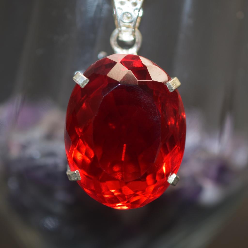 Λονδίνο Κόκκινο Τοπάζι Κρεμαστό Οβάλ Σχήμα 85.35 Ct Ασήμι 925 Στερλίνα Φυσικοί πολύτιμοι λίθοι my-410-k