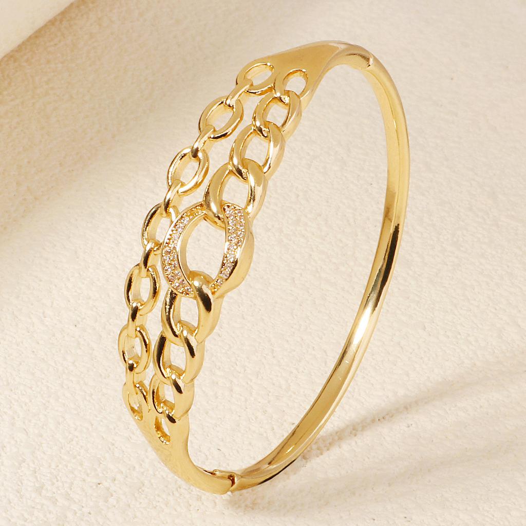 Luxury Hollow Rhinestone Open Cuff Bracelet For Women Elegant Versatile Metal Fashion Jewelry High End Accessory