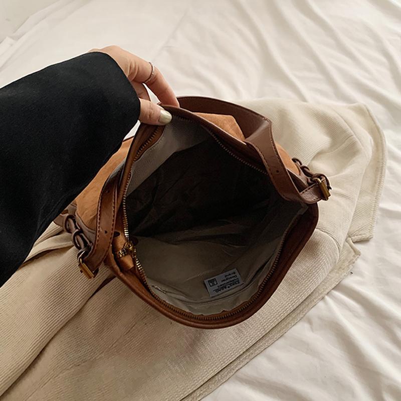 Retro Wildleder Tragetasche für Damen Herbst Winter Vielseitig Große Kapazität Umhängetasche Textur Pendeln Einseitige Schulter Eimertasche