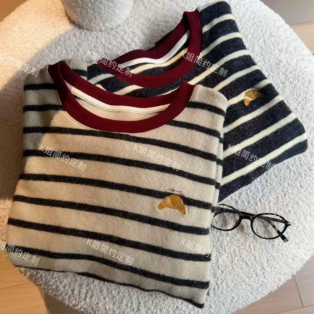 

2025 Autumn/Winter Women s Striped Round Neck Plush Long Sleeve T-Shirt - Slimming Loose Fit M (45-60 kg) бежевый