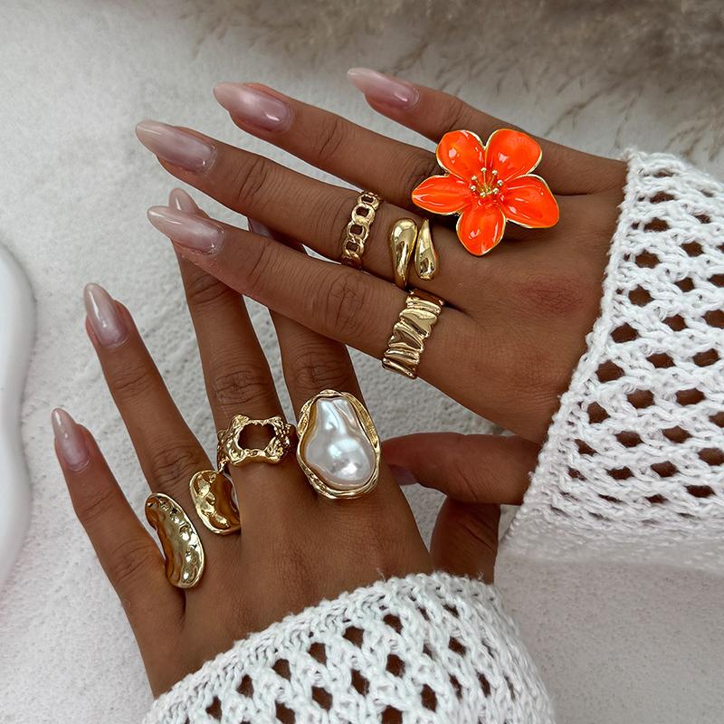 7Pcs Retro Punk Irregular Rings Set for Wome Metal Flower Multi-Layer Hollow Baroque Pearl Resign Ring Jewelry Accessories Gift