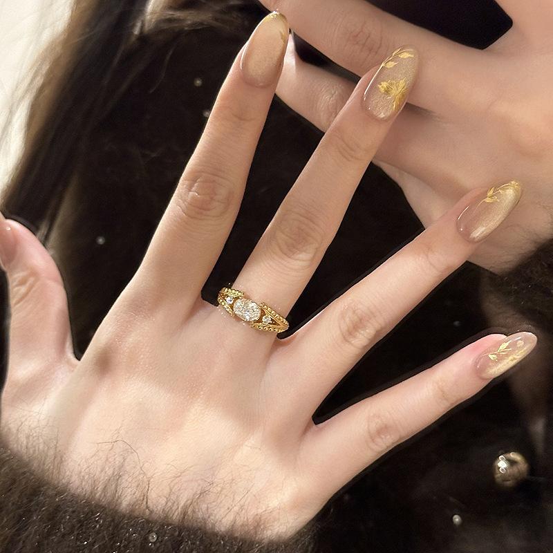 Light Luxury Exquisite Pigeon Egg Ring