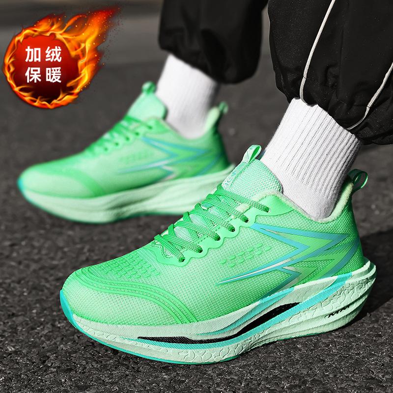 Chaussures de sport de course à pied basses épaissies, coupe-vent et chaudes, en polaire volante brûlante, chaussures de course de marathon avec plaque en carbone