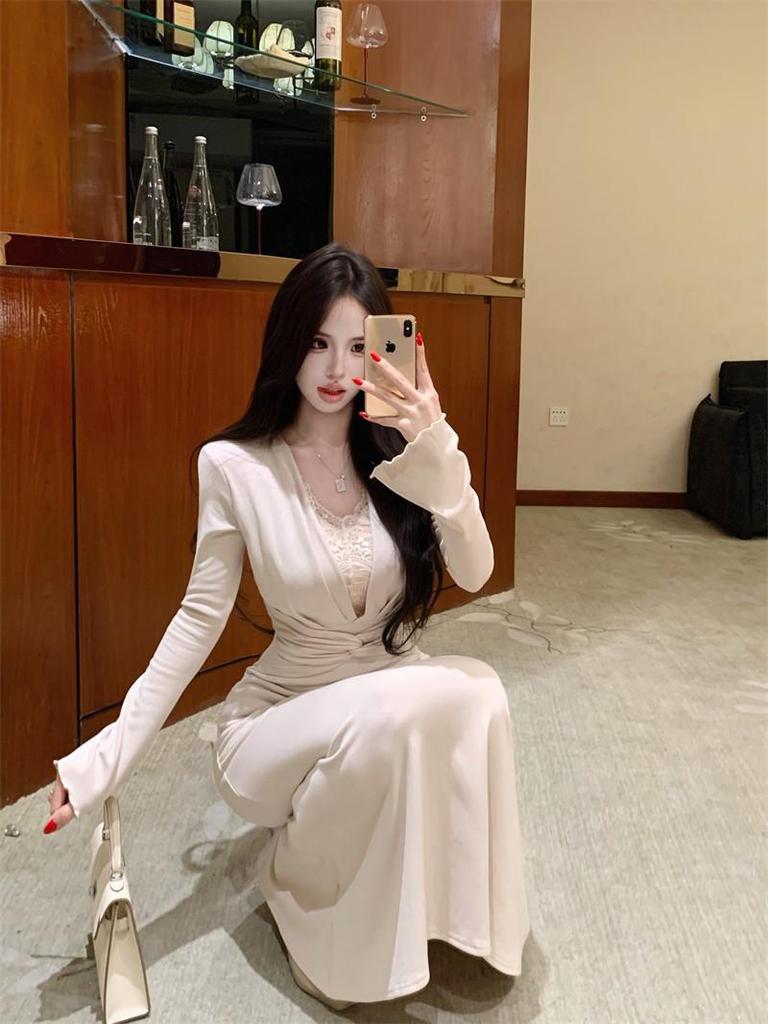 French Lace Knot V-Neck Dress: Women's Autumn/Winter Elegant Style, Patchwork Waist-Cinched Gown with Mermaid Skirt