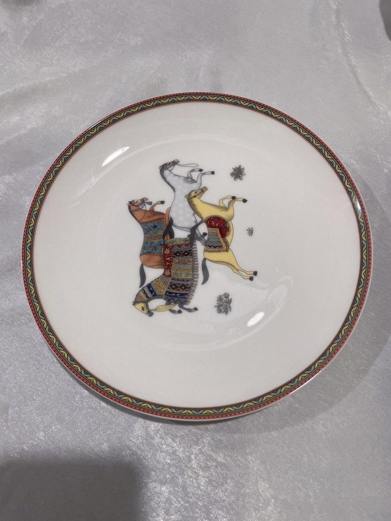 British Retro Hermes Bone China Oval Plate - Spray Painted Cartoon Design