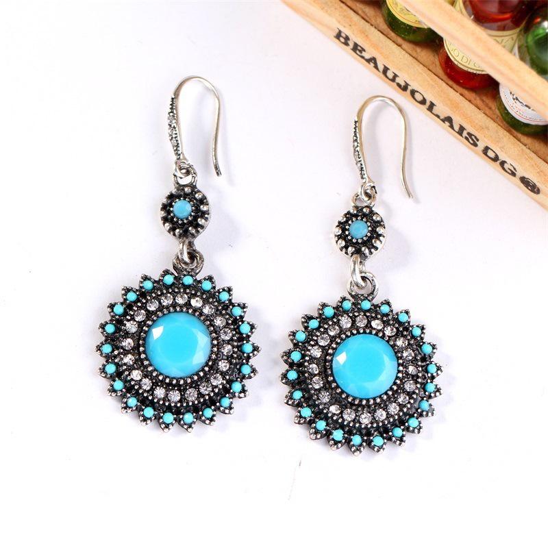 Retro Rhinestone Court-Style Circle Earrings