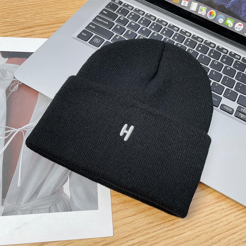 Embroidered butterfly knitted hat women's warm cold hat big head circumference ear protection pullover hat versatile bag head wool hat