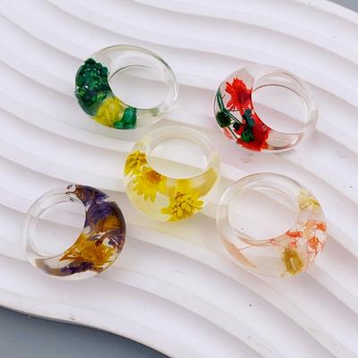 Transparenter Harzring mit echten Blumen, einzigartiges Alltagsaccessoire für Frauen, Ringe für Frauen