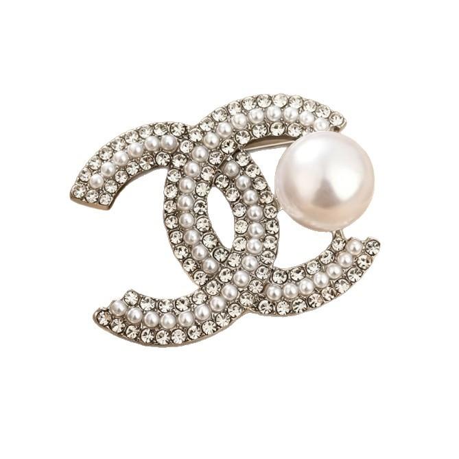 Double C Brooch - Lightweight Zinc Alloy Luxury Shell Imitation Pearl Pin for Suit Shirt - Elegant Accessory
