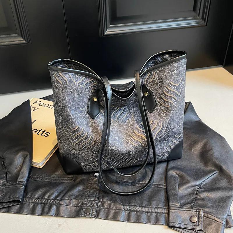 

WTEMPO Женская сумка-тоут в китайском стиле, большой вместимости, высокого класса, нишевого дизайна, новая сумка для поездок на работу на одно плечо для женщин 1pc чёрный