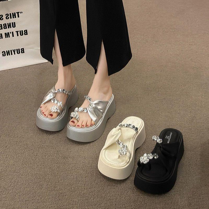 Summer Designer Women Fashionable Slippers Roman Style Flip Flops Chunky Versatile Women Breathable Sandals Outdoor Beach Slides