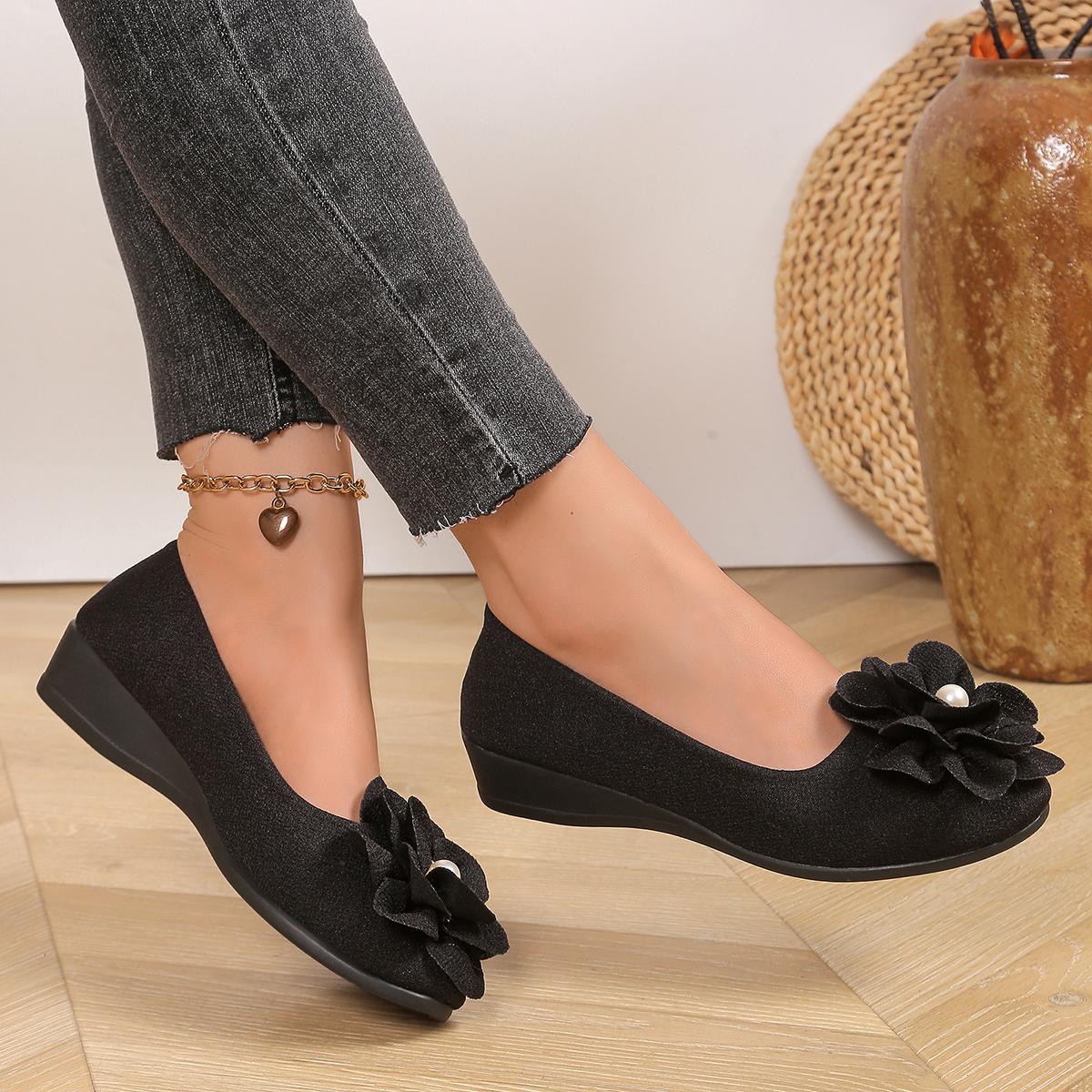 

Fashion 2025 Spring New Pointed Toe Flat Shoes for Women Fashion Casual Flower Single Shoes Mary Jane Large Size Loafers 36 чёрный