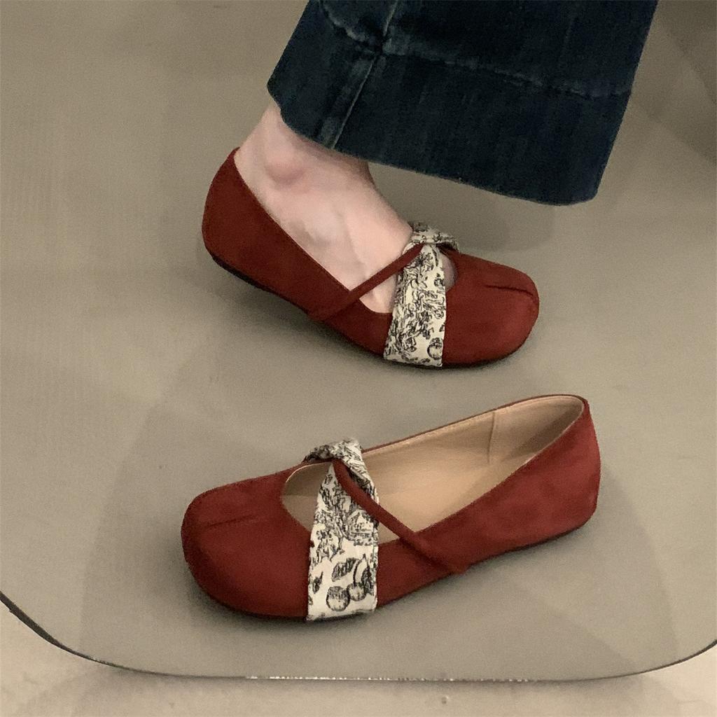 Flat-bottomed Retro Mary Jane Shoes Women's Shoes Spring and Autumn Suede Light Mouth One-word Belt with Skirt Single Shoes