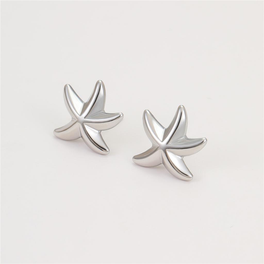GEMCHIC Women's Minimalist Gold Starfish Stud Earrings 18K Plated Stainless Steel Ocean Beach Summer Jewelry