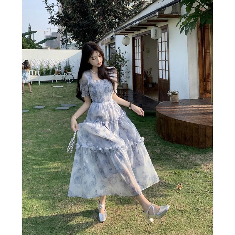 

Летнее платье с квадратным воротником в стиле ретро с цветочным принтом молочно-голубого цвета Medium