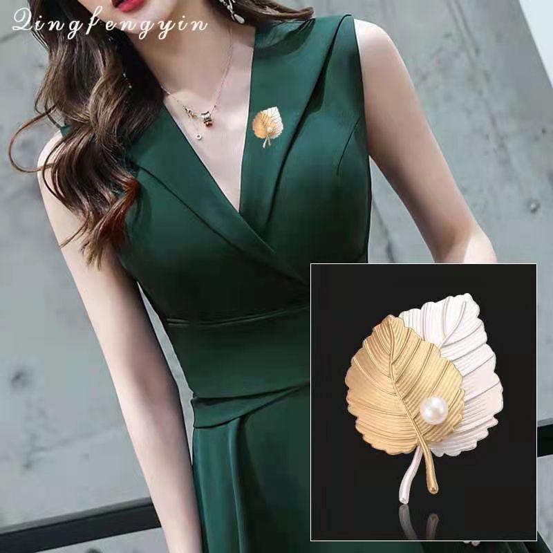 Two-color Gold Leaf High-end Women's Accessories Trendy Holiday Gift Brooch