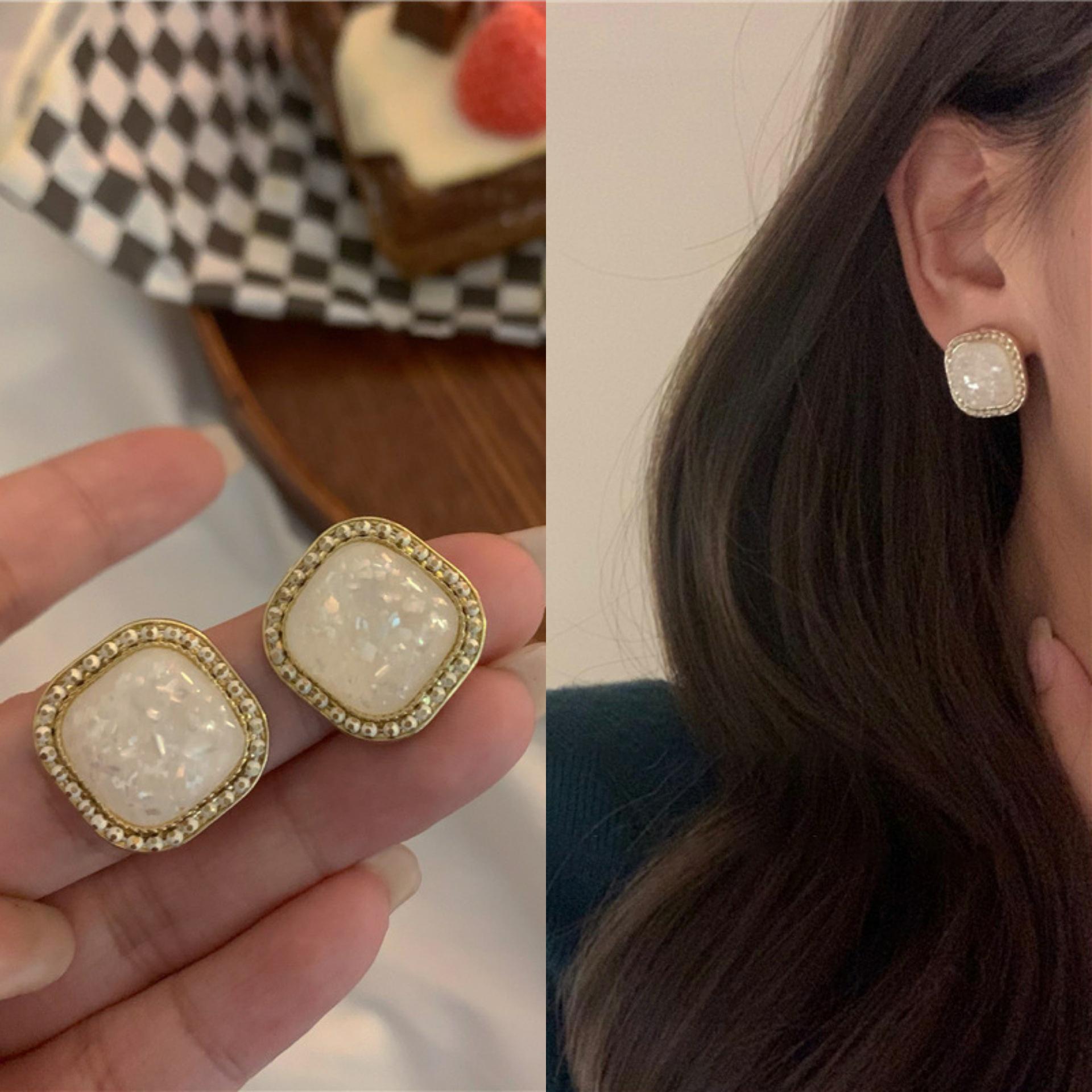 Retro Hong Kong Style Luxury Earrings - Versatile Korean Square Design for Women