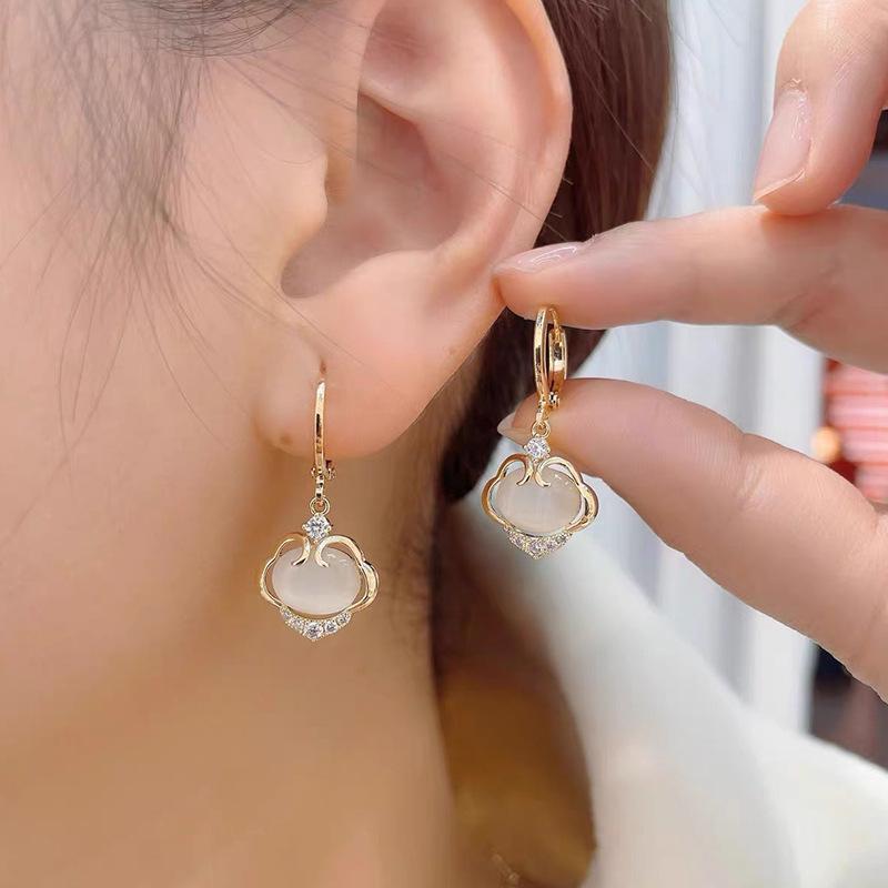 Korean Fashion Cat Eye Stone Earrings For Women Jewelry Trending Luxury Earing Women s Vintage Palace Crystal Opal Earrings