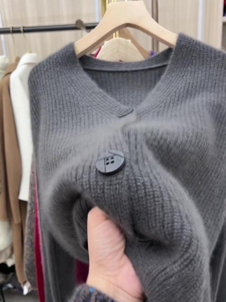 

Енотовый бархатный серый свитер женский осенне-зимний новый свободный ленивый вязаный кардиган one size fits all серый