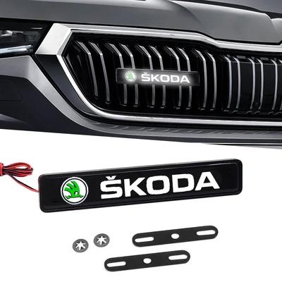 2025 Ny 1/2 stk Bil Dekorativt Lys LED Frontgrill Emblemer Merke Dekor For Skoda Octavia Fabia RS Kamiq Kodiaq Rapid SCAL