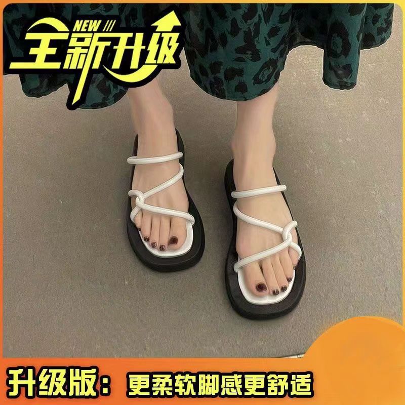 Roman Strap Slippers Women's Summer 2025 New Super Fire Ins Trendy Open Toe Flat Bottom Internet Celebrity Design Cool Slippers