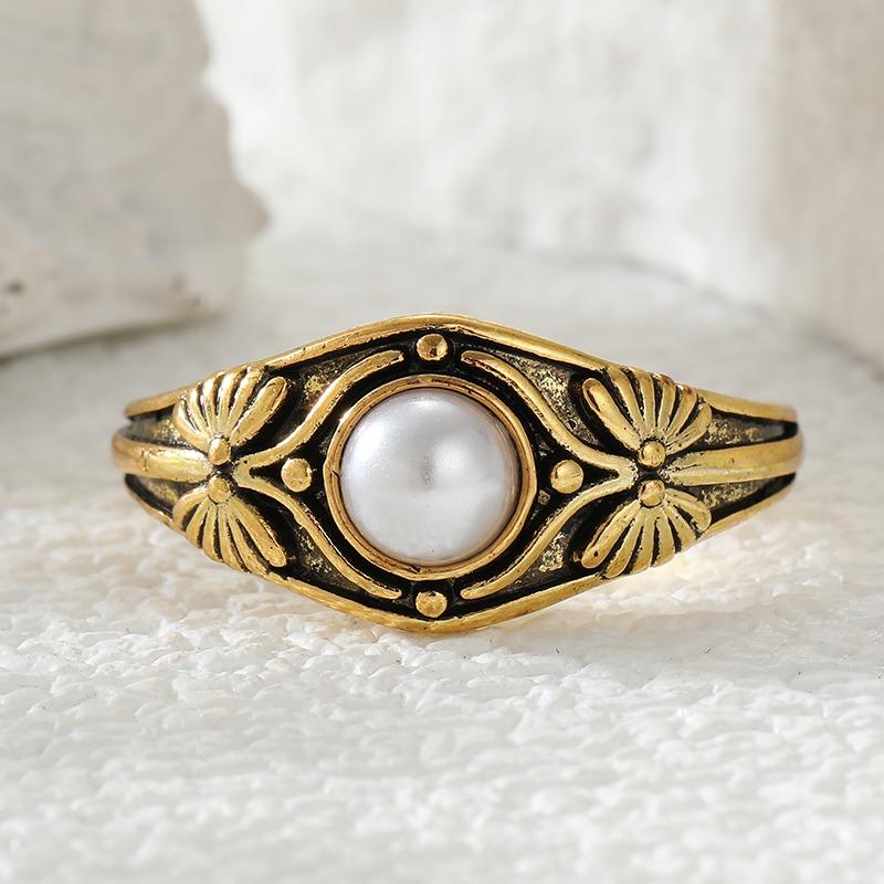 Vintage Inlaid Imitation Pearl Women's Ring Creativity Gold Color Hand Carving Daily Wear Party Jewelry Anniversary Gift
