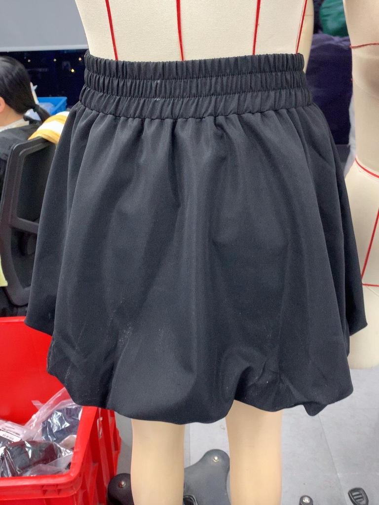 Elegante Gonna Nera a Bocciolo da Donna – Colore Unito, Moda Primavera/Estate