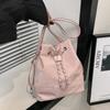 Schicke Kettenschultertasche für Damen Trendige Eimerform Mode 2024 Neue Kollektion