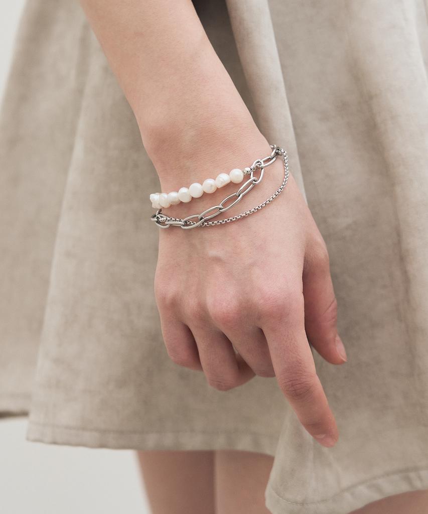 Sis A Layer Pearl Bracelet